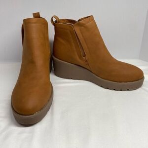 Alexis Bendel NWOB Sofia Wedge Faux Leather Ankle booties 8